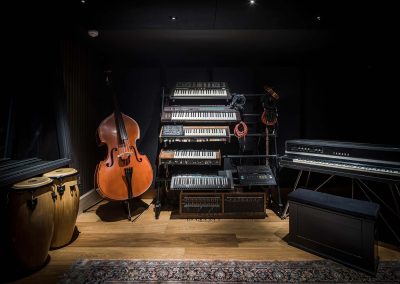 Vintage synthesizer walhalla Studio Hana in Amsterdam