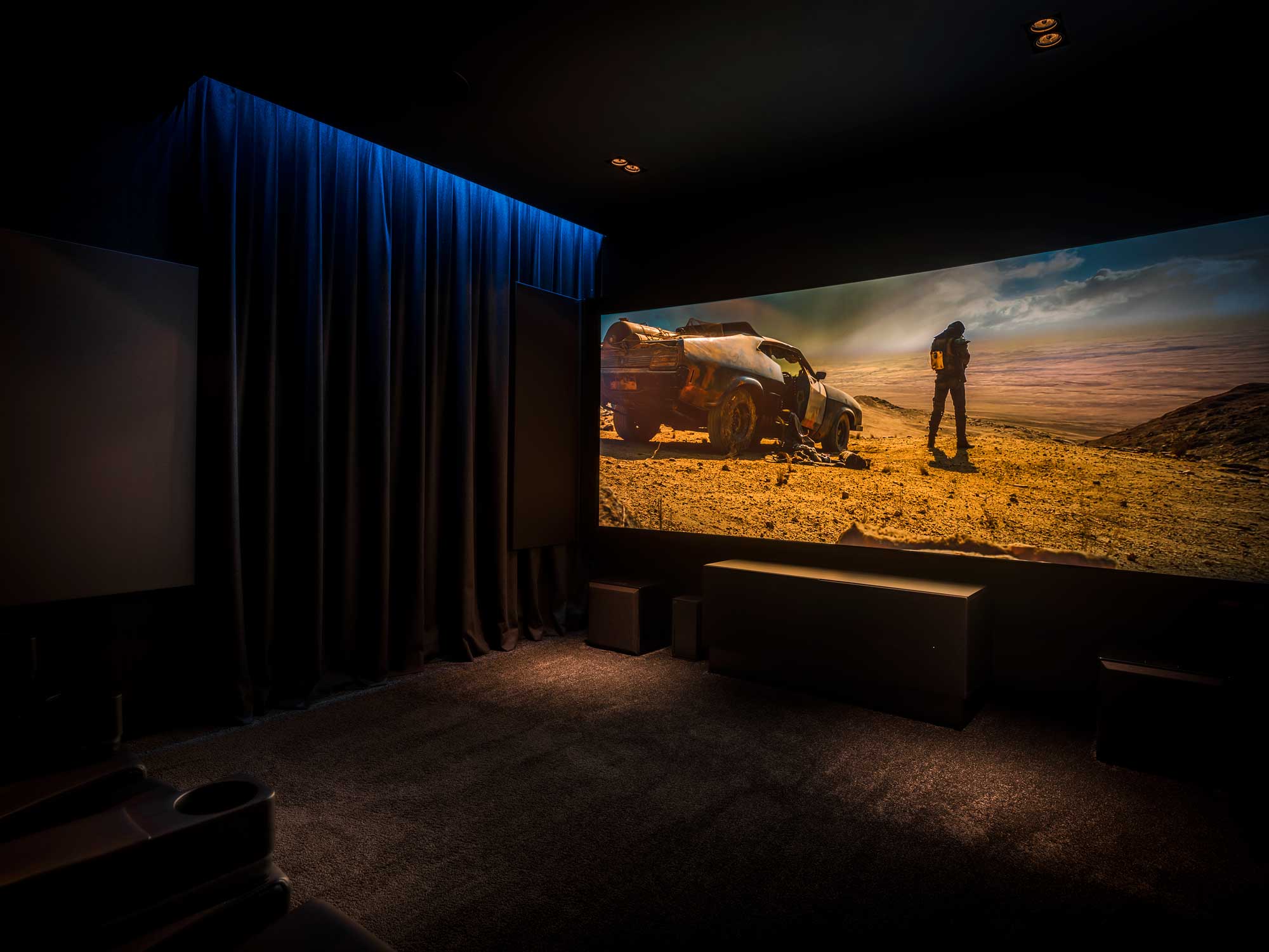 Projector_Cinemascope-MutroxCinema-in-chique-grijs